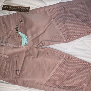 BRAND NEW skinny jeans